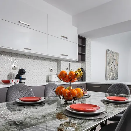 Golden Comfort Suites Apartment Vothon