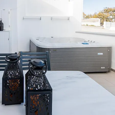 Golden Comfort Suites Apartment *